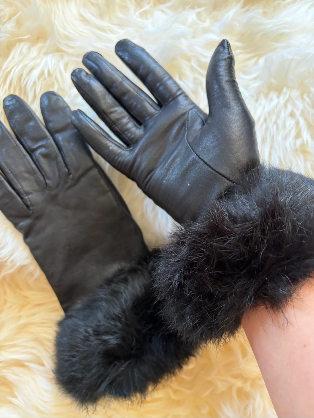 Vintage Grandoe Black Leather Faux Fur Trimmed Gloves - Size XS
